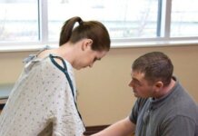 प्रेगनेंसी में पेशाब का रंग बदलने के कारण pregnancy and relation 3