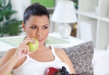 प्रेगनेंसी में पेट टाइट होना : समाधान pregnant women food 56